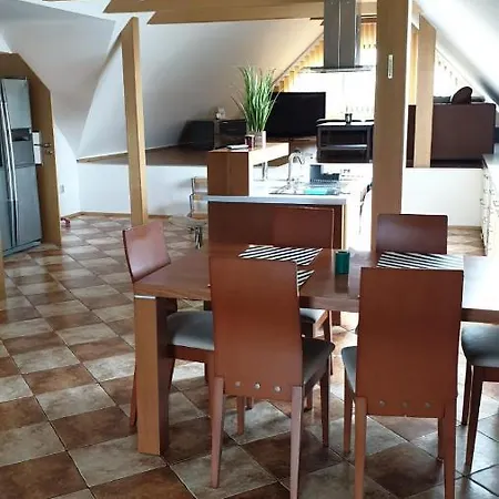 Apartman *